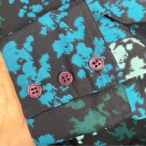 Preston & York blouse. Excellent condition. Beautiful blues. Size 18. - Picture 7 of 7